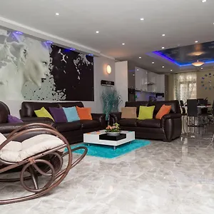 Azure Apartament
